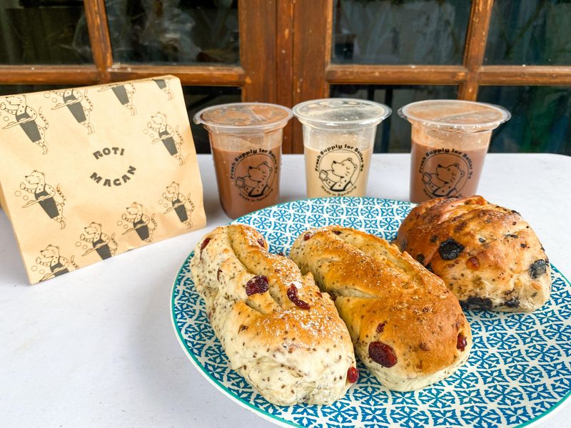 Roti Macan viral di Bandug, antre bisa 2,5 jam!