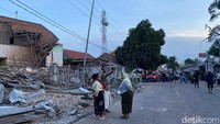 Ledakan mortir di gudang besi tua di Desa Banyuajuh, Kamal, Bangkalan di laporkan terjadi pada pukul 08.00 WIB.
