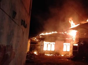 Rumah Milik Warga Jambi Terbakar Hebat Gegara Korsleting Listrik