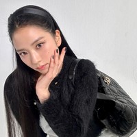 9. JisooJisoo sering masuk dalam daftar wanita tercantik di dunia. Idol asal Korea Selatan itu memang dikenal dengan visualnya yang menawan dan elegan.Foto: Instagram