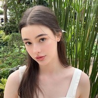 2. Dasha TaranDasha adalah model keturunan Ukraina-Rusia yang populer di Korea Selatan. Kecantikannya yang bak boneka membuat netizen jatuh cinta.Foto: Instagram