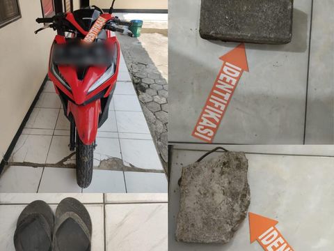 Tiga terduga pelaku pengeroyokan dan barang bukti penganiayaan dalam kasus tewasnya seorang lelaki di Desa Sejomulyo, Kecamatan Juwana, Kabupaten Pati, Jumat (29/12/2023).