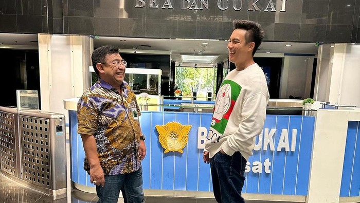 Baim Wong ke Kantor Bea Cukai, Diceramahi soal Jual iPad Murah