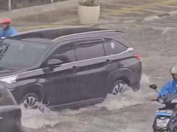 Banjir di Jalan Jembatan Otista Bogor