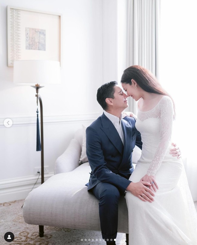 Budi Djiwandono dan istrinya Milla diketahui sudah berteman selama 25 tahun sebelum memutuskan untuk menikah. Sementara itu, berakhirnya masa lajang Budi Djiwandono disebut-sebut sebagai hari patah hati oleh sejumlah netizen khususnya kaum hawa yang mengagumi sosoknya. Foto: dok. Instagram @lxemoments