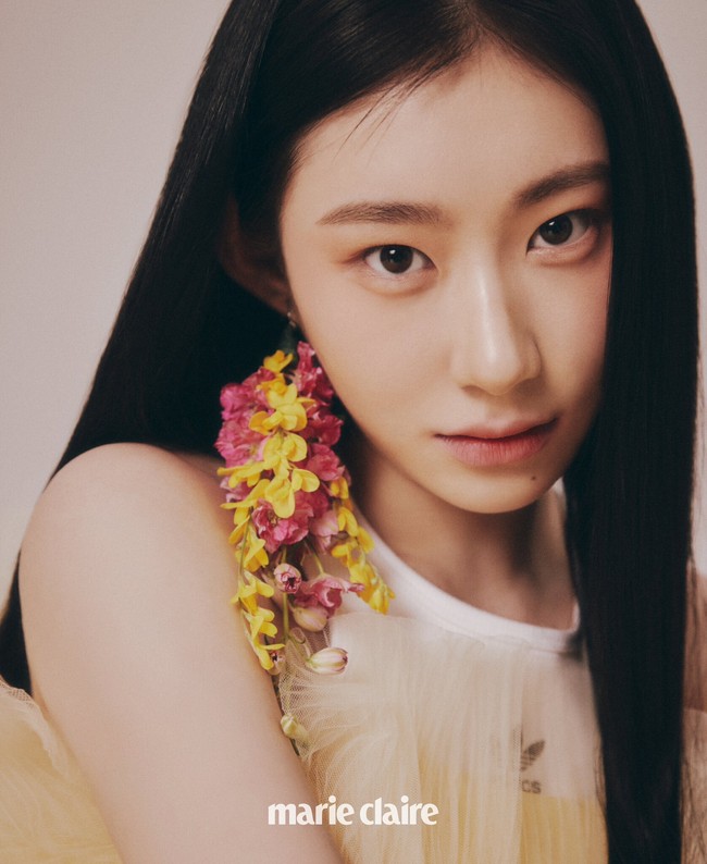 Sementara itu, Chaeryeong ITZY sudah empat kali masuk daftar wanita tercantik dunia. Dia mengungguli rekan personelnya dan menempati peringkat ke-20 tahun ini. Foto: dok. Marie Claire