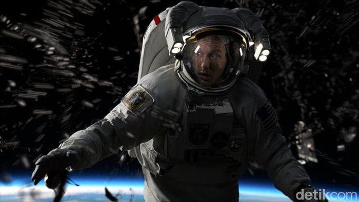 Cuplikan film Moon Fall
