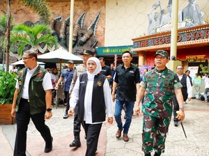Tinjau Lokasi Wisata, Khofifah Pastikan Warga Aman Nyaman Sambut Tahun Baru