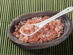 8 Perbedaan Garam Himalaya dan Garam Biasa, Serupa Tapi Tak Sama
