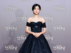 8 Gaya Artis Korea di SBS Drama Awards 2023, Kim Tae Ri Bikin Pangling