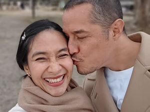 Happy Salma Ungkap Awalnya Tak Tahu Suami Bangsawan Bali