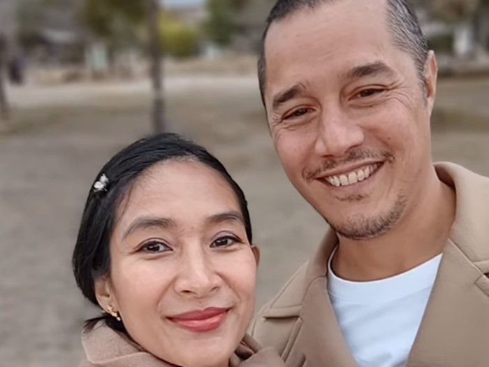 Happy Salma dan Keluarga