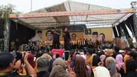 OSO juga memuji masyarakat dan Pemkab Indramayu yang dipimpin oleh Bupati Nina Agustina. OSO menilai kondisi yang sudah baik seperti saat ini perlu ditingkatkan lagi, terutama soal ekonomi.