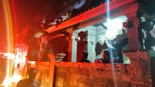 Kebakakaran rumah makan Foody di Jalan Raya Batubulan, Kecamatan sukawati, Kabupaten Gianyar, Jumat (29/12/2023) malam. (Foto : dok polsek Sukawati).