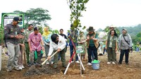 Menteri Lingkungan Hidup dan Kehutanan (LHK) menyampaikan penanaman serentak ini sebagai bagian dari upaya mitigasi perubahan iklim, pemulihan kualitas lingkungan hidup, dan percepatan Rehabilitasi Hutan dan Lahan. Kegiatan ini juga sekaligus untuk membangkitkan semangat, motivasi dan menggerakkan seluruh elemen masyarakat Indonesia untuk menanam dan memelihara pohon.