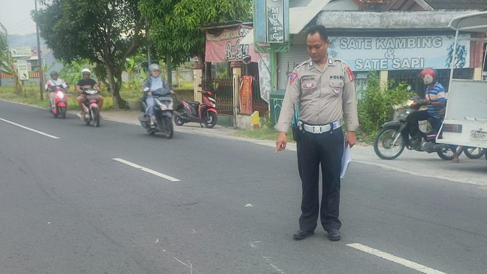 Lokasi kecelakaan antara motor dan pikap di Jalan Bakulan-Imogiri, Sumberagung, Jetis, Bantul, Sabtu (30/12/2023).