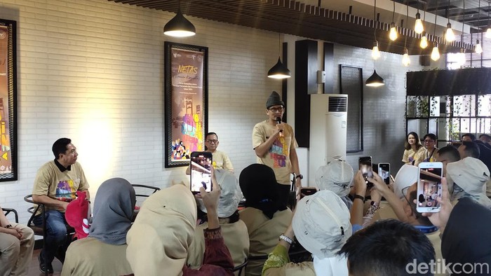 Menteri Pariwisata dan Ekonomi Kreatif  (Menparekraf) Sandiaga Salahuddin Uno di Politeknik Pariwisata (Poltekpar) Palembang.