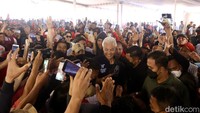 Keluhan yang paling banyak diterima saat bertemu rakyat misalnya dari kalangan petani, nelayan, pedagang pasar yakni terkait bantuan pemerintah yang tidak tepat sasaran.