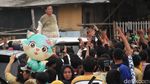 Momen Prabowo Masak Bareng Youtuber Bobon di Cilincing