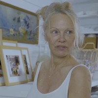 Dalam video tersebut, wajah Pamela dibiarkan alami tanpa sentuhan lipstik atau pensil alis.  Foto: Dok. Instagram