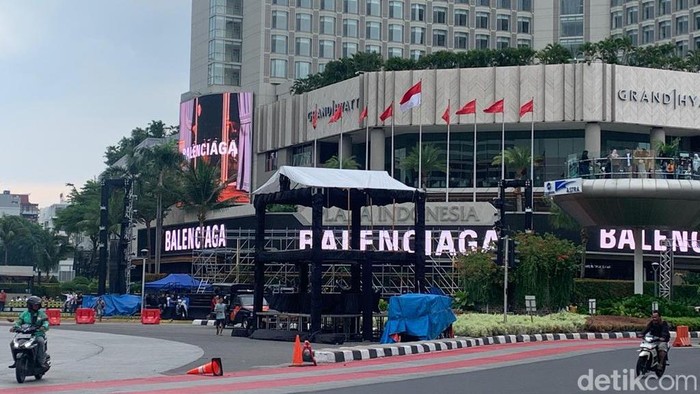 Pemprov DKI Jakarta akan menggelar car free night (CFN) di kawasan Sudirman-Thamrin pada malam tahun bar. Begini suasana Sabtu (30/12/2023) sore (Mulia Budi/detikcom)