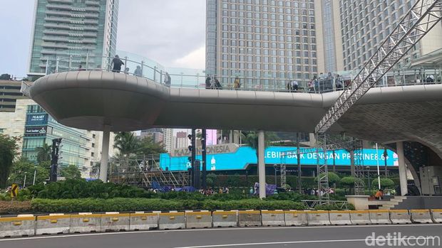 Pemprov DKI Jakarta akan menggelar car free night (CFN) di kawasan Sudirman-Thamrin pada malam tahun bar. Begini suasana Sabtu (30/12/2023) sore (Mulia Budi/detikcom)