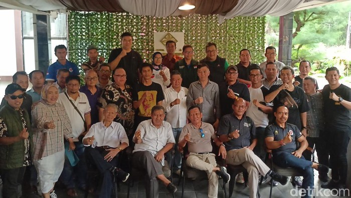 Pertemuan sebagaian anggota KONI di salah satu kafe Palembang.