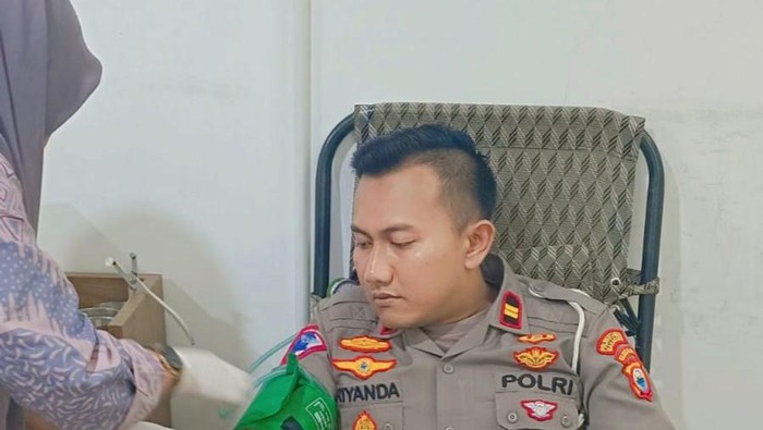 Polantas Makassar melakukan aksi donor darah di penghujung tahun. Dokumen Istimewa