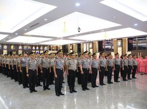 Kapolri Pimpin Kenaikan Pangkat 22 Perwira Tinggi