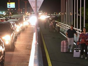 Jalan Depan Krisna Oleh-Oleh Bali dan The Keranjang Rawan Macet Saat Nataru