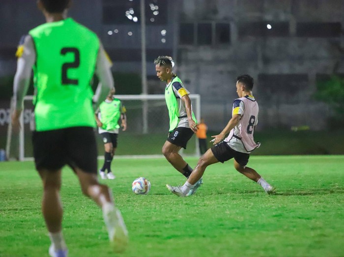 Sesi latihan PSIM Jogja di Maguwoharjo Football Park, Jumat (29/12/2023).