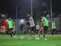 Momen Latihan PSIM Jogja Adaptasi Main Malam di Babak 12 Besar
