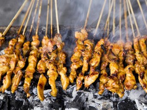 5 Tempat Makan Sate Ayam dengan Rating Tinggi di Jakarta