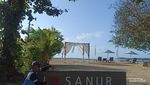 Asyiknya Jalan-jalan Santai di Pantai Sanur
