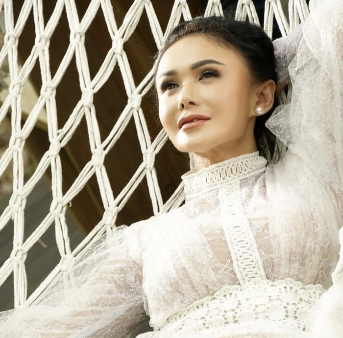 Yuni Shara