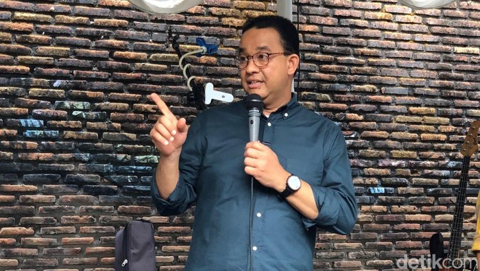 Anies Baswedan menghadiri acara reuni SMA di Jogja, Minggu (31/12/2023).