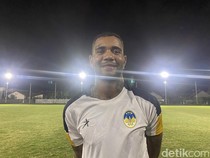 Bahagianya Bomber PSIM Augusto Neto Tahun Baruan Bareng Keluarga di Jogja