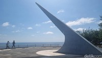 Baron Techno Park merupakan kawasan pengembangan energi terbarukan, pengunjung bisa melihat solar panel, menara kincir angin, dan pembibitan tanaman. Tempat ini berdiri pada tahun 2009 dengan dana hibah dari NORAD Norwegia.