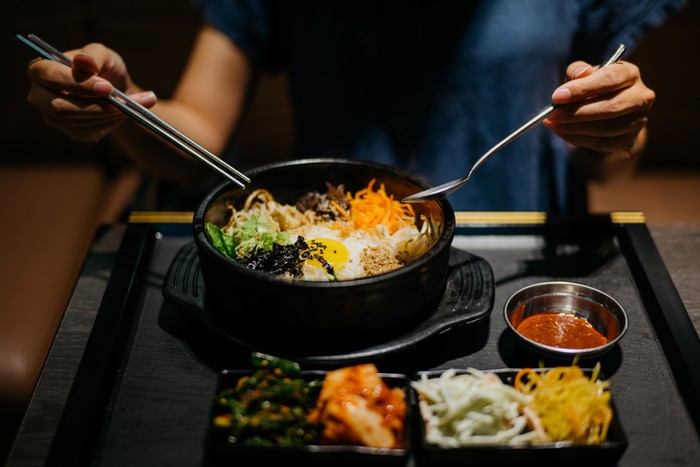 cara makan bibimbap yang benar