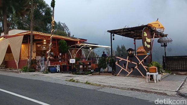Cafe Dhe Ringgit di Bromo.
