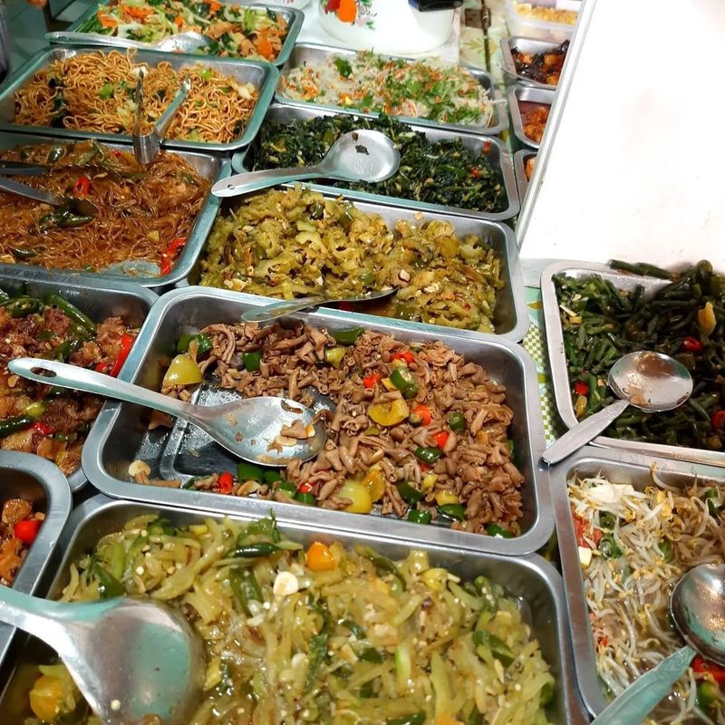 Bisa Santap Makanan di Pasar Ngasem Yogyakarta, Ini Rekomendasinya!
