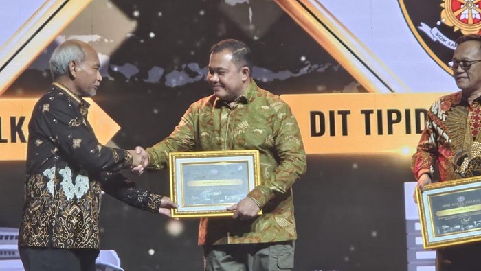 Dittipidter Bareskrim Polri terima penghargaan dari BPH Migas