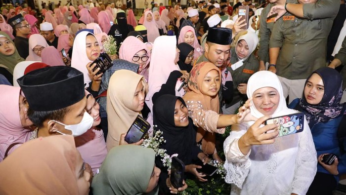 Gubernur Khofifah Indar Parawansa.