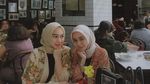 Keseruan Ira Nandha saat Ngopi Cantik di Kafe Estetik