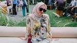 Keseruan Ira Nandha saat Ngopi Cantik di Kafe Estetik