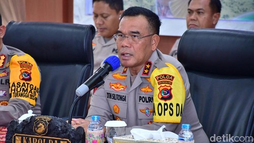 Kapolda NTT Irjen Daniel Tahi Monang Silitonga saat menyampaikan rilis akhir tahun di Mapolda NTT.