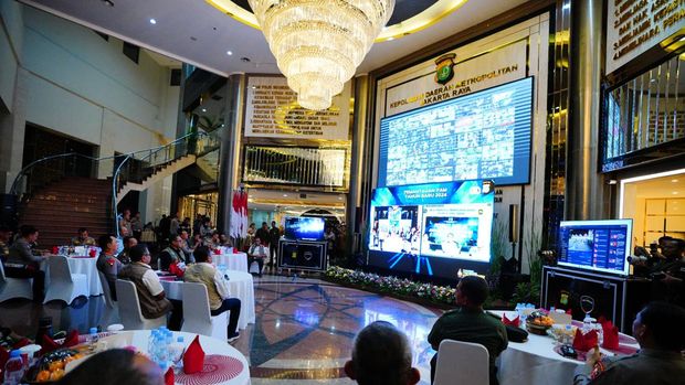 Kapolri Vicon dengan Jajaran, Pantau Pengamanan Malam Tahun Baru