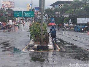 Video: Lagi Musim Hujan, Pengemudi yang Ingin ke Puncak Diminta Waspada