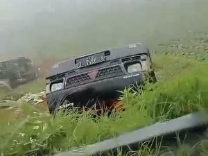 Minibus Tabrak Pikap di Jalur Wisata Dieng, 12 Luka-luka