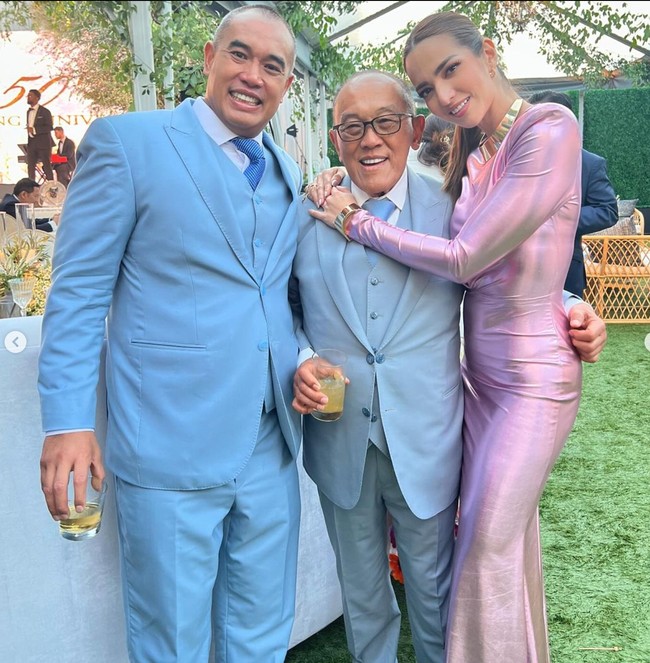 Ayah mertua Nia, Aburizal Bakrie, diketahui baru saja merayakan ulang tahun pernikahannya yang ke-50 bersama Tatty Murniatriati. Untuk merayakannya, ia pun menggelar pesta di California, Amerika Serikat. Foto: Instagram/@ramadhaniabakrie